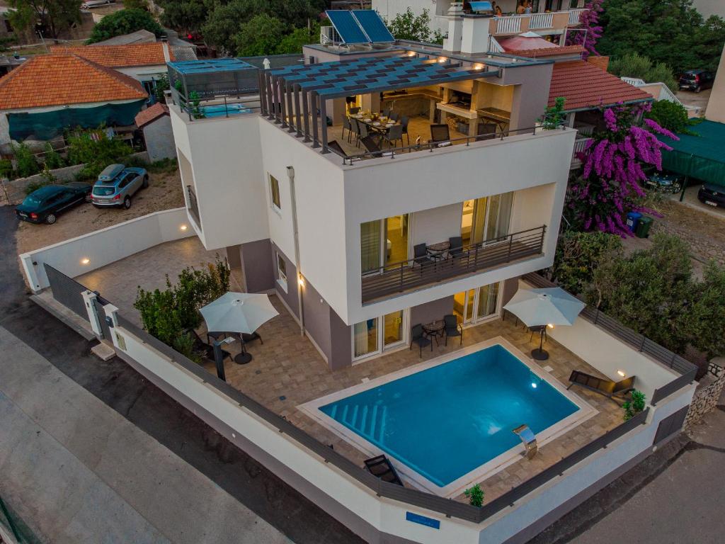 Πισίνα στο ή κοντά στο Mediterranean Villa Ursula
