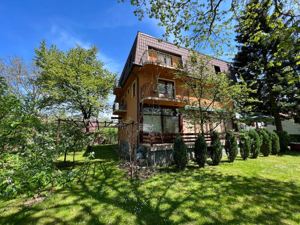 Zahrada ubytování Villas by Expert Vrelo Bosne