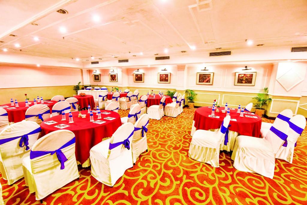 Restaurace v ubytování Hotel Swosti Premium Bhubaneswar