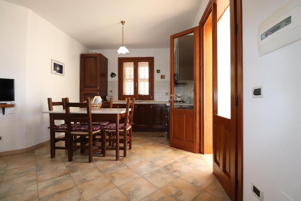 Televízia a/alebo spoločenská miestnosť v ubytovaní casa Vincenzo