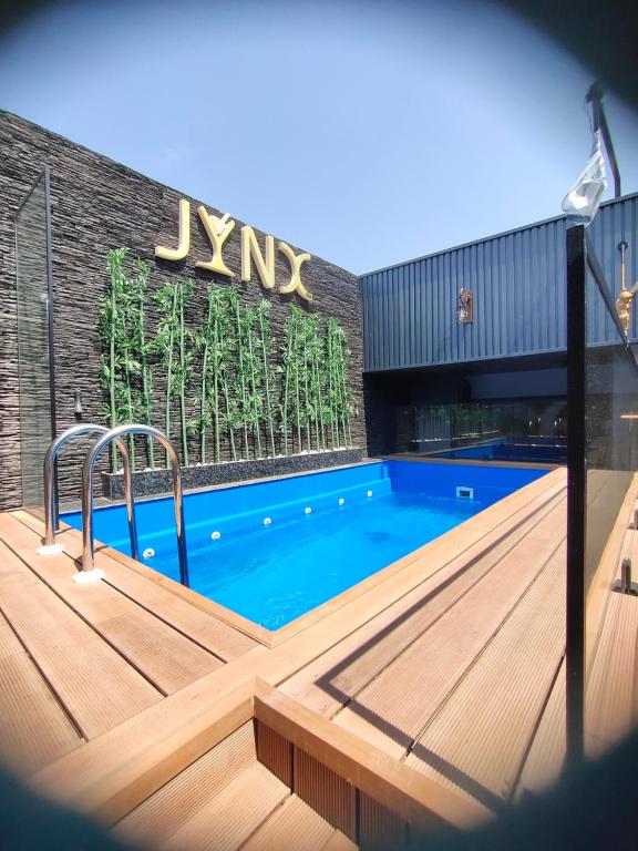 JYNX Poolside Paradise, Zirakpur (updated prices 2024)