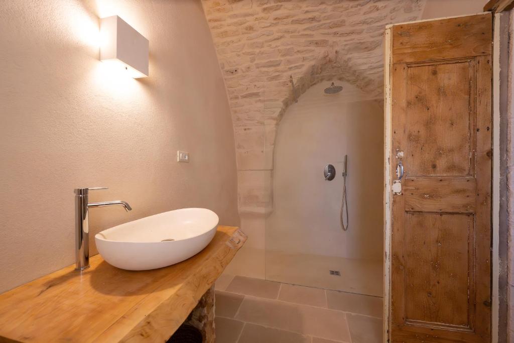 Koupelna v ubytování Masseria Nicola Casavola
