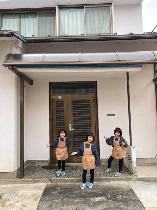 Khách lưu trú tại 福井駅裏ハウス325貸切民泊 一日一組限定 駅から徒歩7分家族連れ団体様歓迎 安い