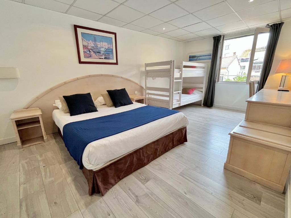 Postel nebo postele na pokoji v ubytování Hôtel de Flore