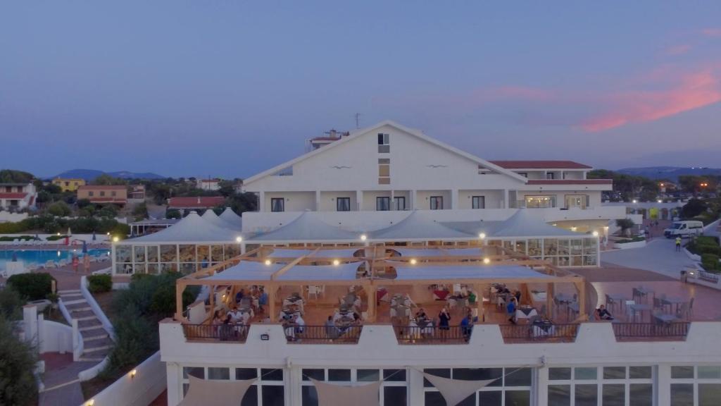 Bazén v ubytování Acqua di Mare Hotel e Resort nebo v jeho okolí