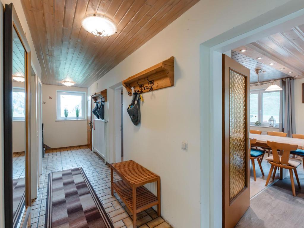 TV a/nebo společenská místnost v ubytování Holiday Home Bergfried by Interhome