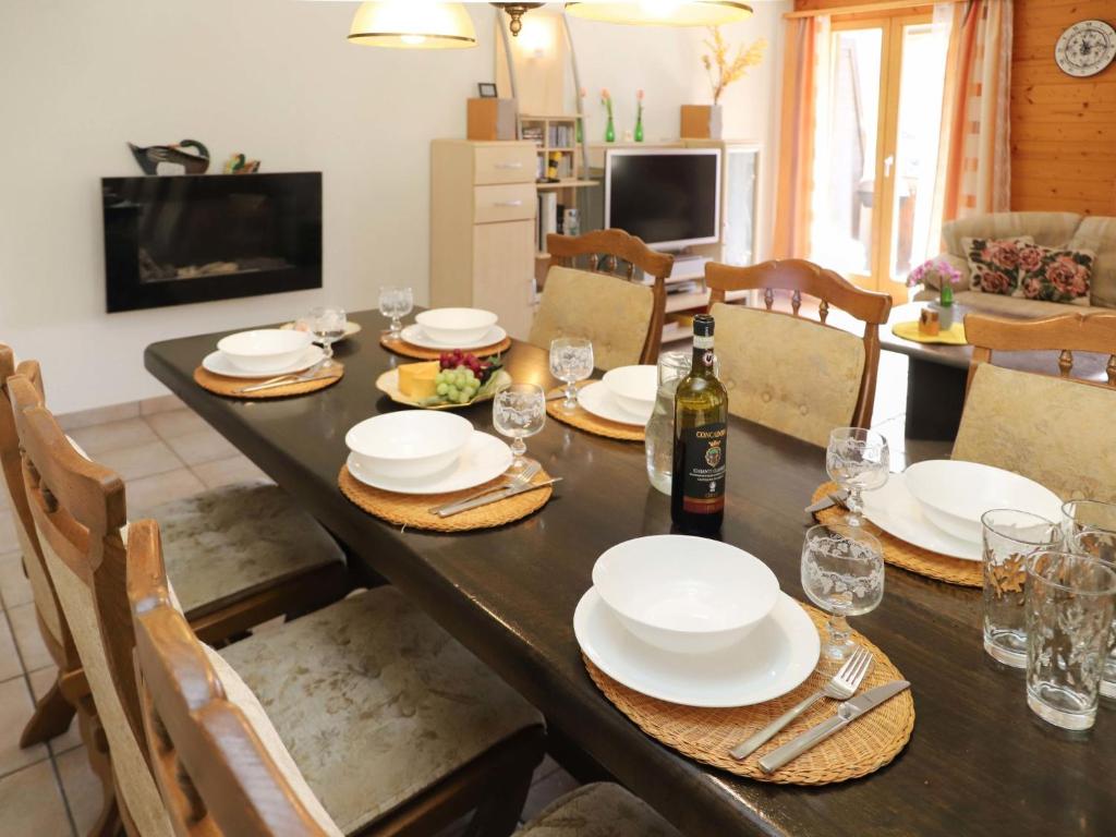 TV a/nebo společenská místnost v ubytování Apartment Belmi by Interhome