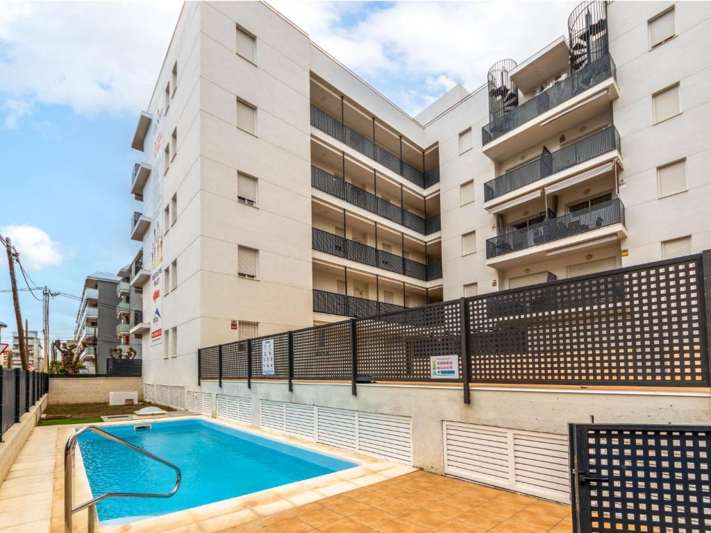 Bazén v ubytovaní Apartment Sakura by Interhome alebo v jeho blízkosti