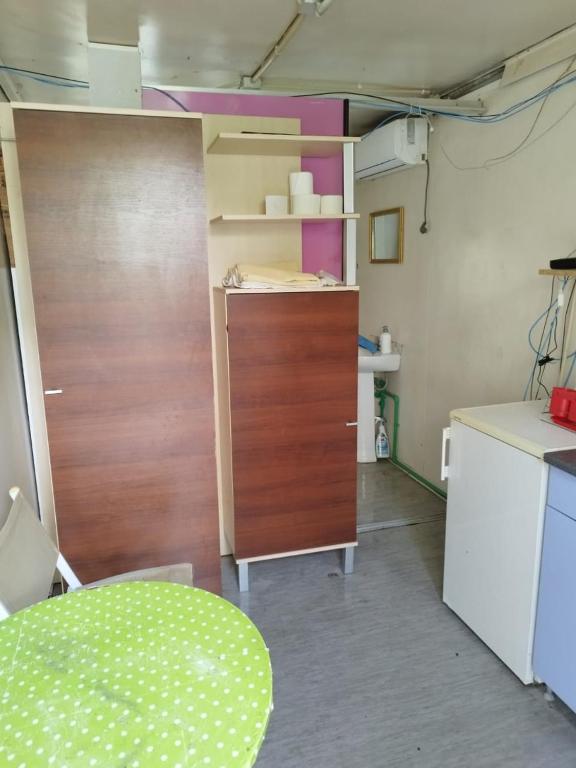 Kuchyň nebo kuchyňský kout v ubytování Hostel Marina