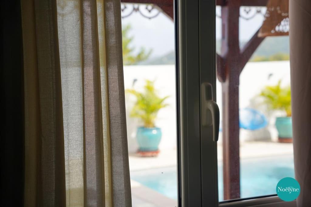 Fotografie z fotogalerie ubytování Villa Noëlyne v destinaci Le Robert