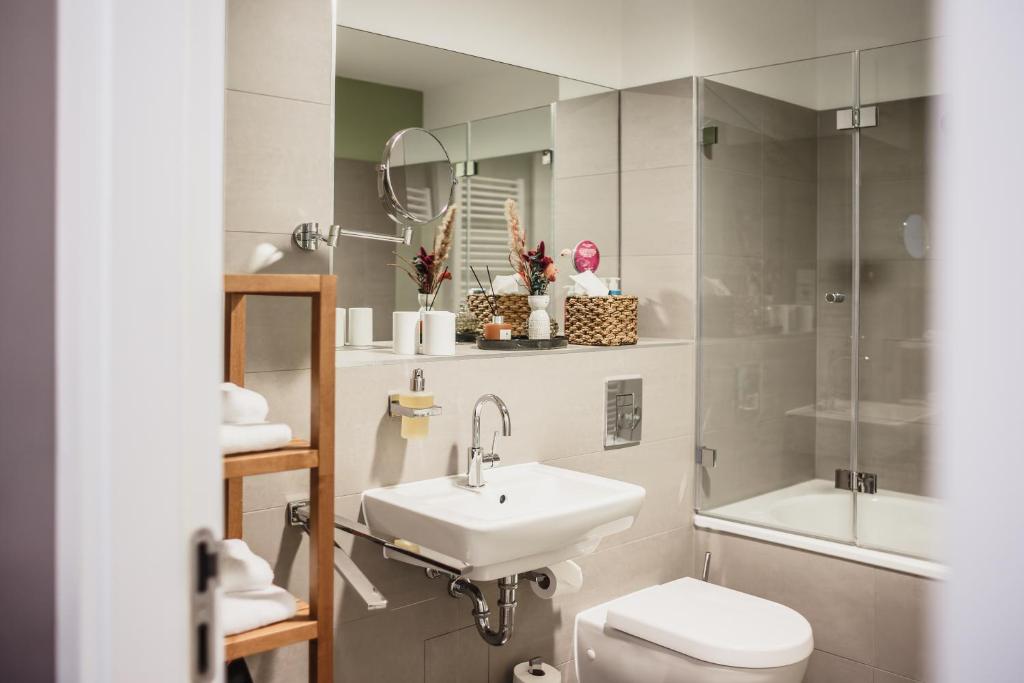 The Circus Apartments - 9