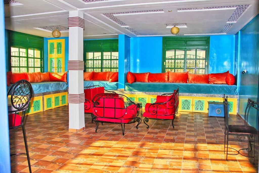 Tamraght 2 Bedroom Apt with Oceanview 3. Level的休息区