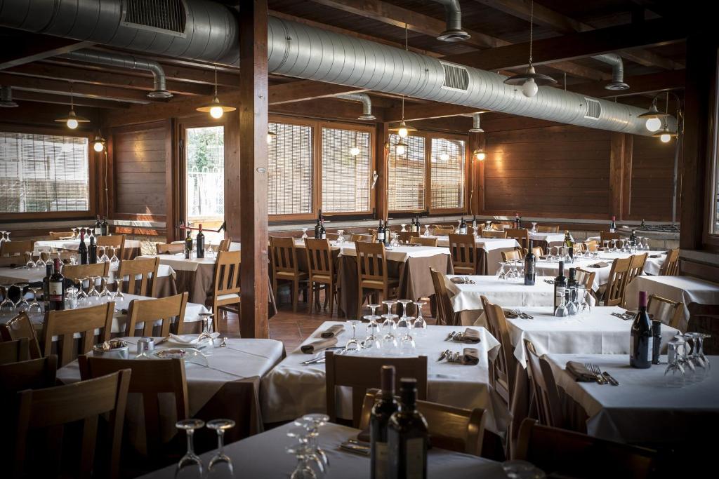 Reštaurácia alebo iné gastronomické zariadenie v ubytovaní Locanda Dal Sor Francesco