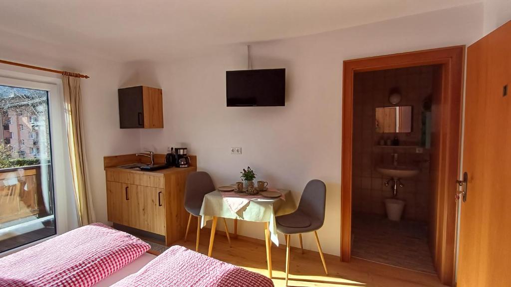 Kuchyň nebo kuchyňský kout v ubytování Haus Barbara