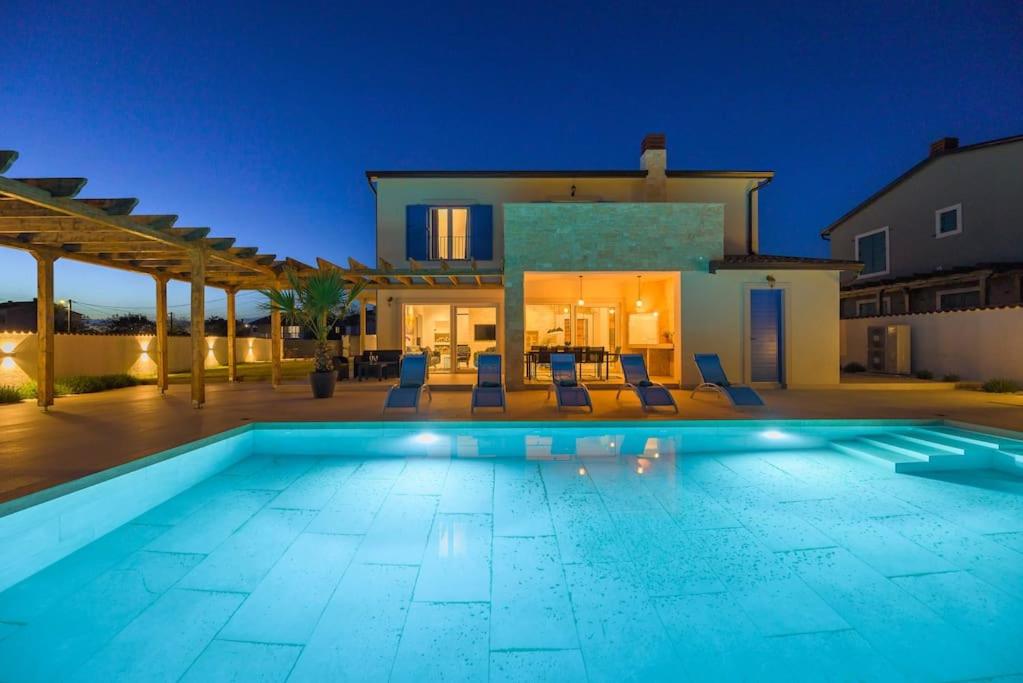Πισίνα στο ή κοντά στο Villa Martina by IstriaLux