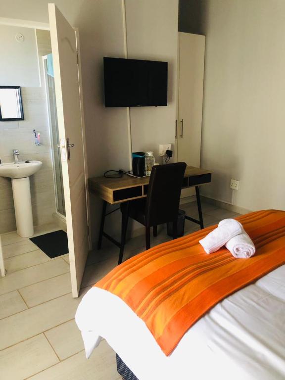 Elihle Guest house - Deluxe Queen Room