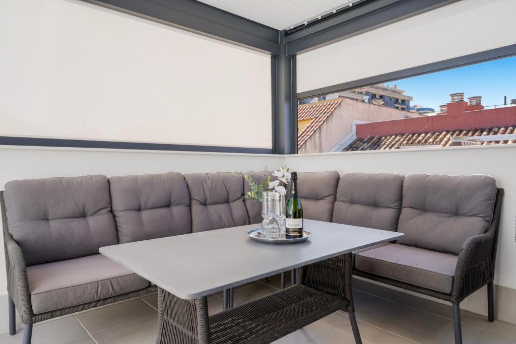 Posezení v ubytování Sunny penthouse in Fuengirola by Costarentals - Ref 215