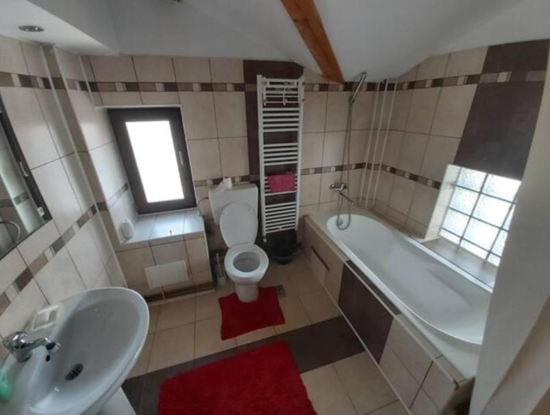 VillaWeb 9rooms - Long term business aparthotel 29 Euro per night per room, min 3months - Resim 23