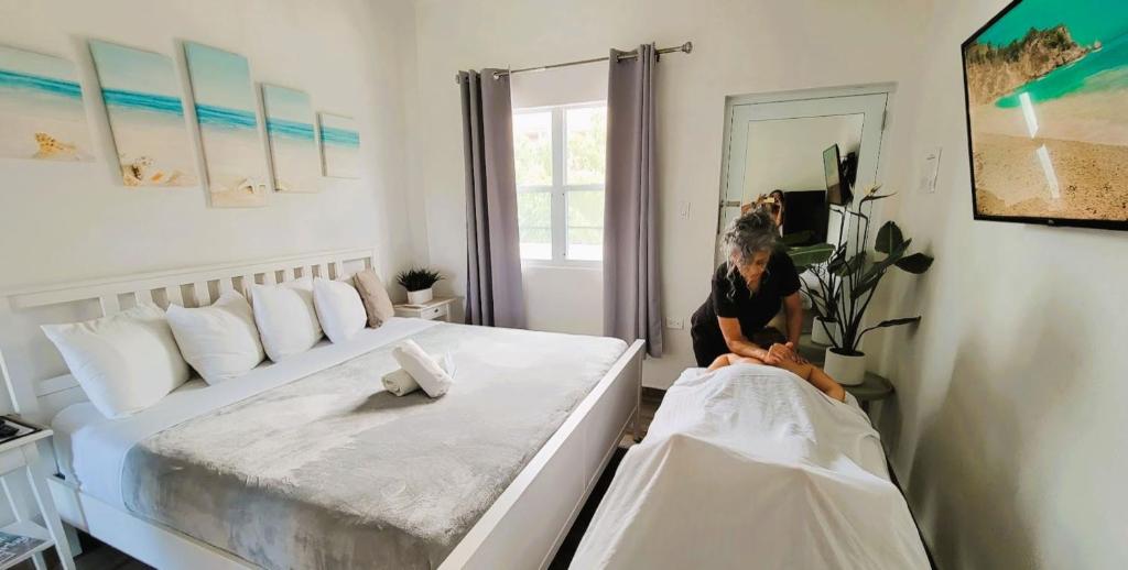 Postel nebo postele na pokoji v ubytování La Jamaca - Island Vibe Hotel