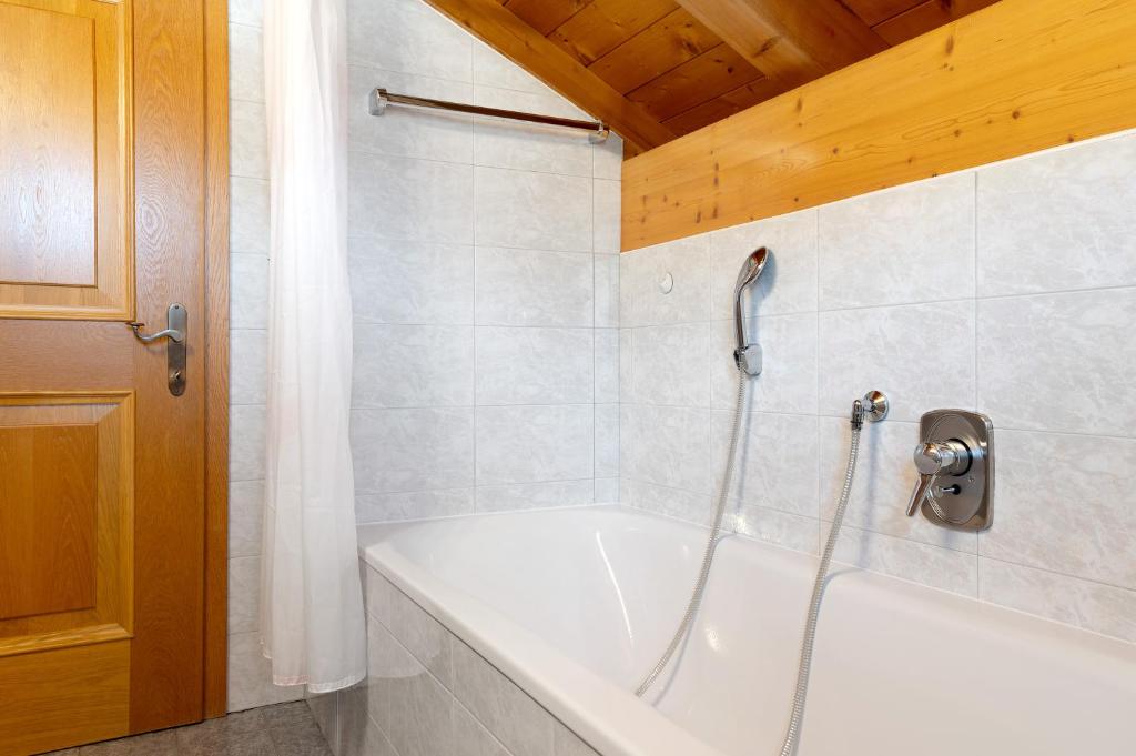 Koupelna v ubytování Mayr Apartments Fünf