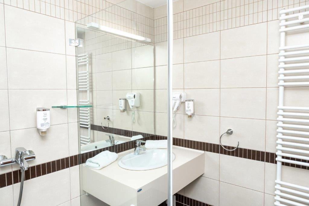 Hotel Danubia Park - Single Room With Terrace