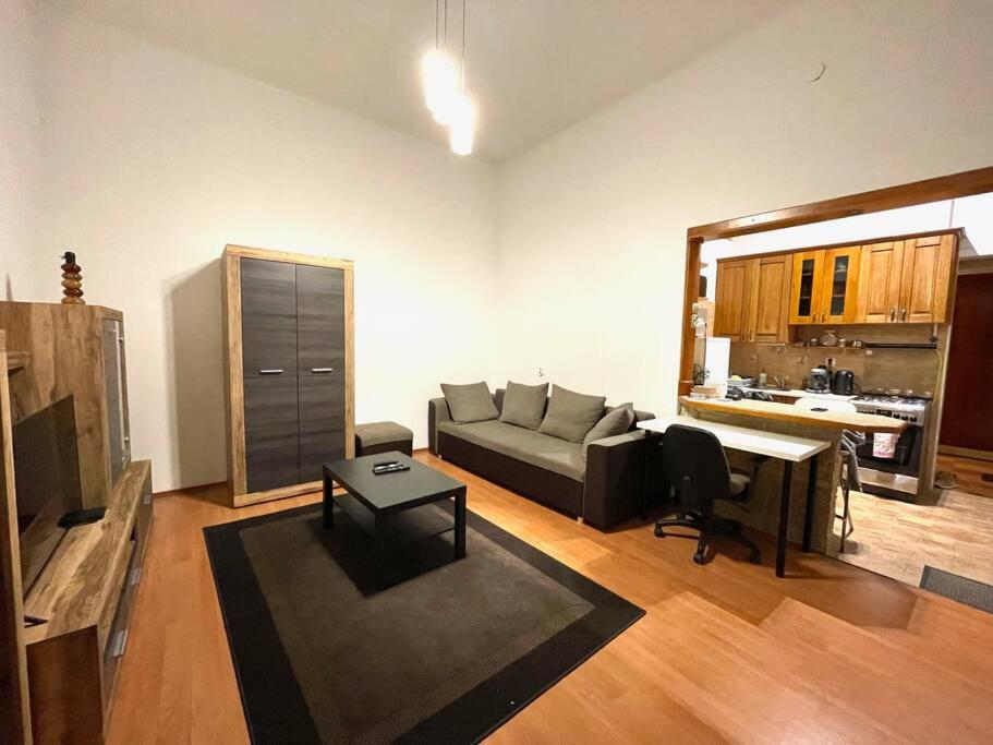 Csengery apartment 1067 Budapest, 84 Csengery utca kép - 1