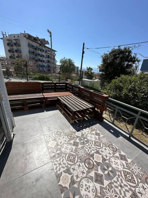 Balkón nebo terasa v ubytování Elegant Villa in Kuşadası 5 Min Walk to Sea & Center