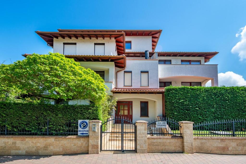 Sekli Apartman 8638 Balatonlelle, Orgona u. 10. kép - 1