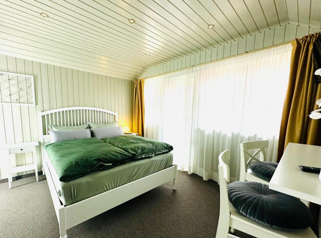 Kastanienhof Erfurt - wie bei Freunden, nur unterwegs - Studio With Balcony