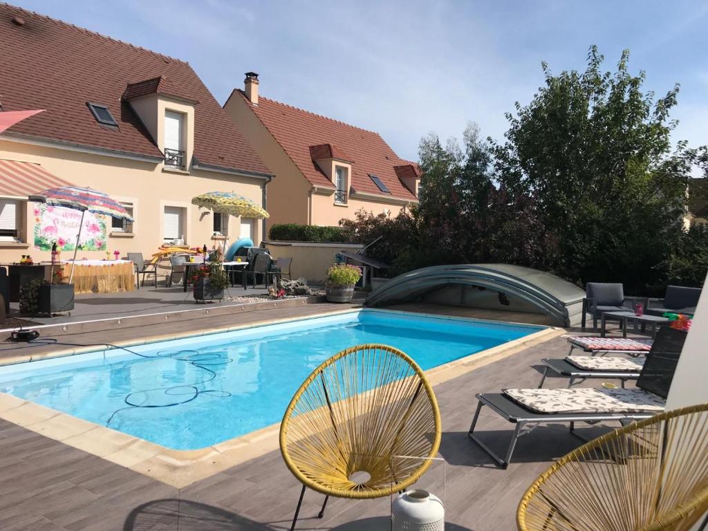 Proche Disney et CDGaulle - Housity