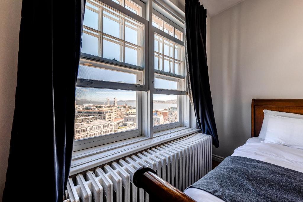 North House - Hôtel Automatisé Manoir des Remparts - Resim 33