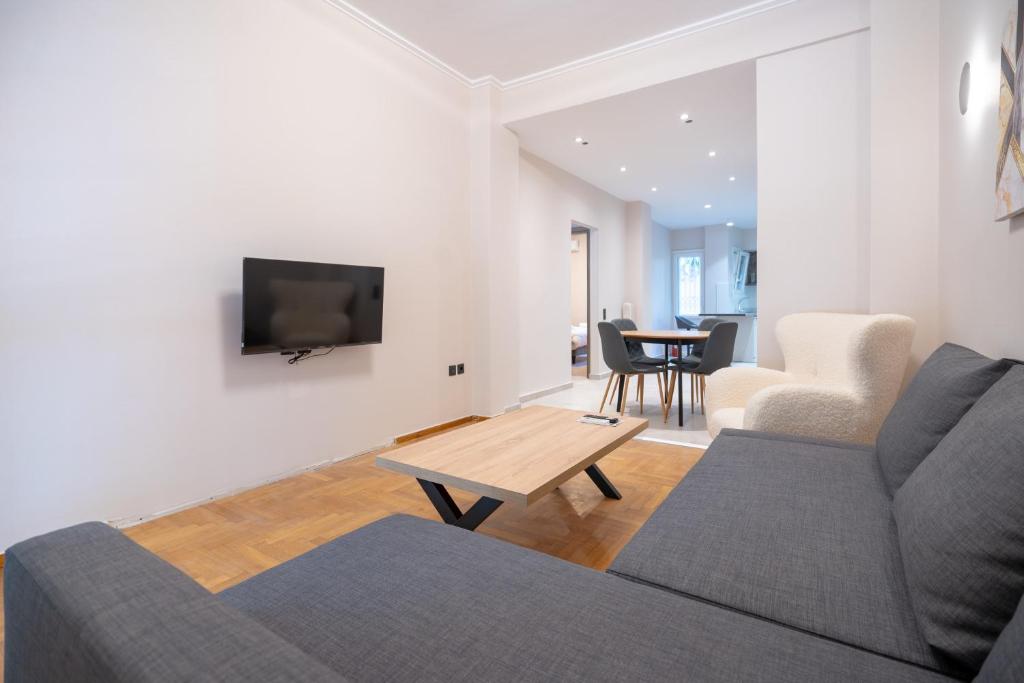 Megaro mousikis metro st. 2 bdrms apartment by MPS - Housity
