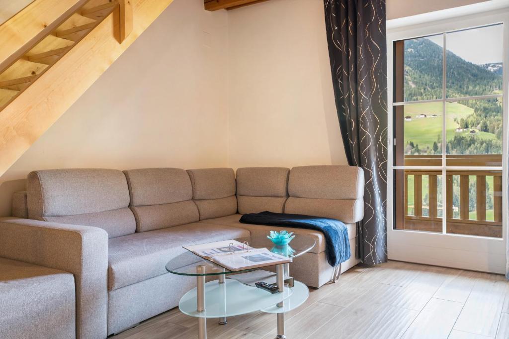 Posezení v ubytování Stofnerhof Wohnung Neu