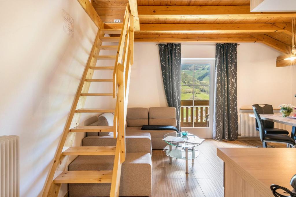 Posezení v ubytování Stofnerhof Wohnung Neu