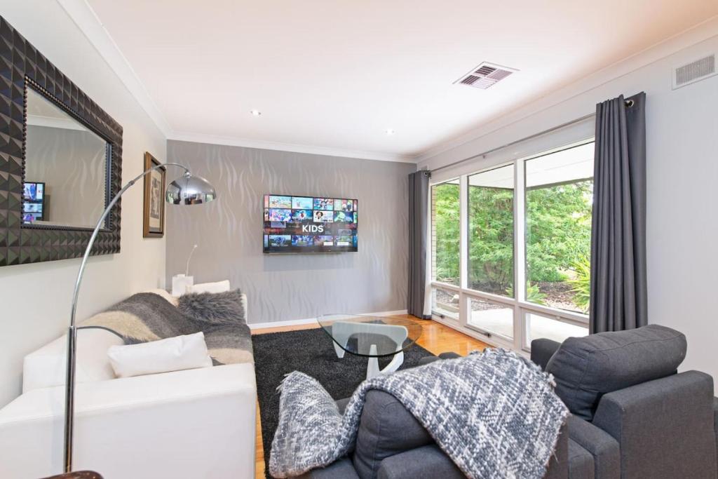 Home among the Gum Trees - free wine - Housity