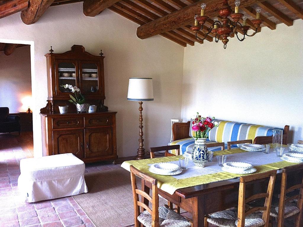 A seating area at Dependance Sangiantofetti-Rigon