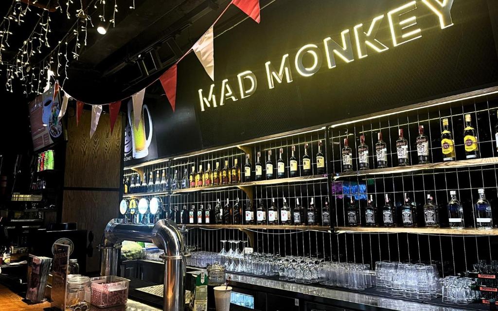 Lounge nebo bar v ubytování Mad Monkey Hanoi Hostel