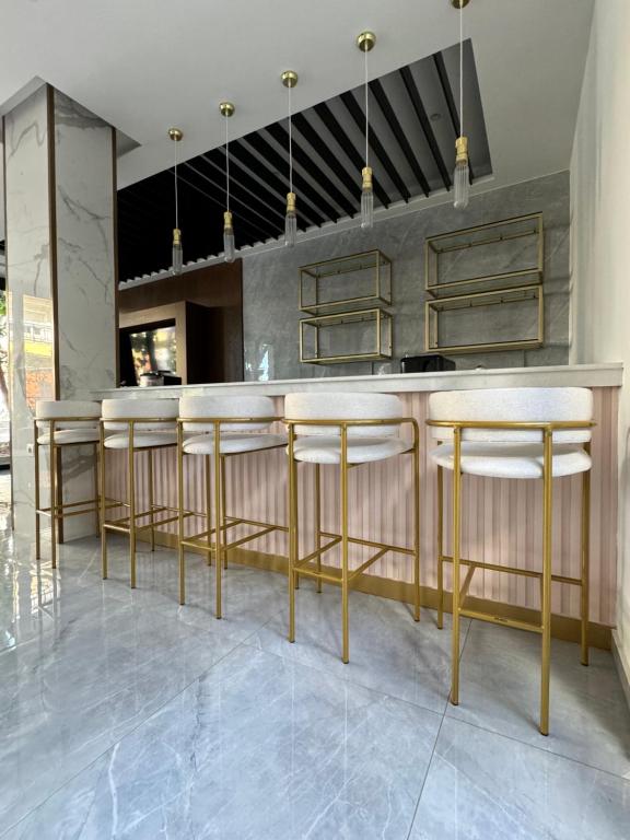 Kuchyň nebo kuchyňský kout v ubytování Catherine Hotel