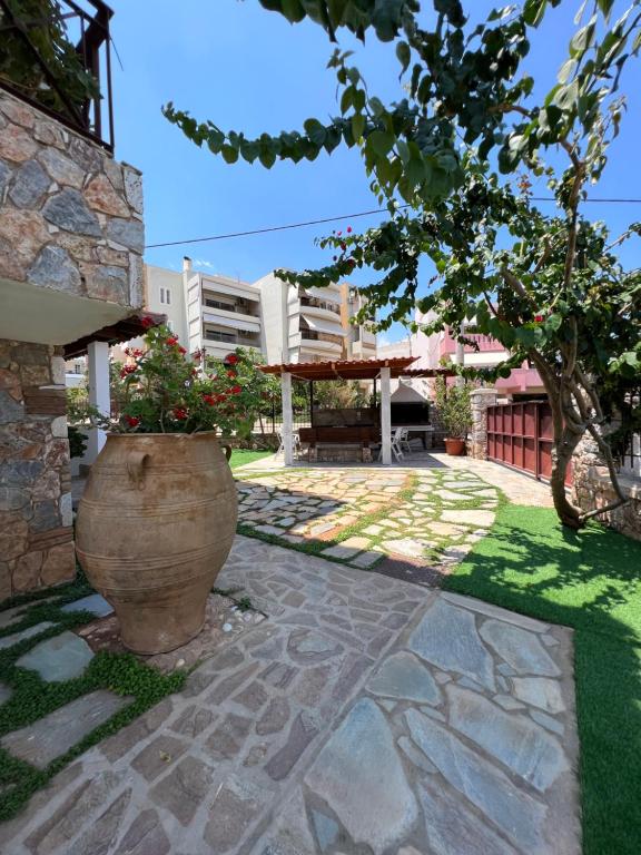 Zahrada ubytování Selinia Villa Nikos Gianna