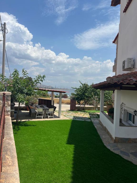Zahrada ubytování Selinia Villa Nikos Gianna