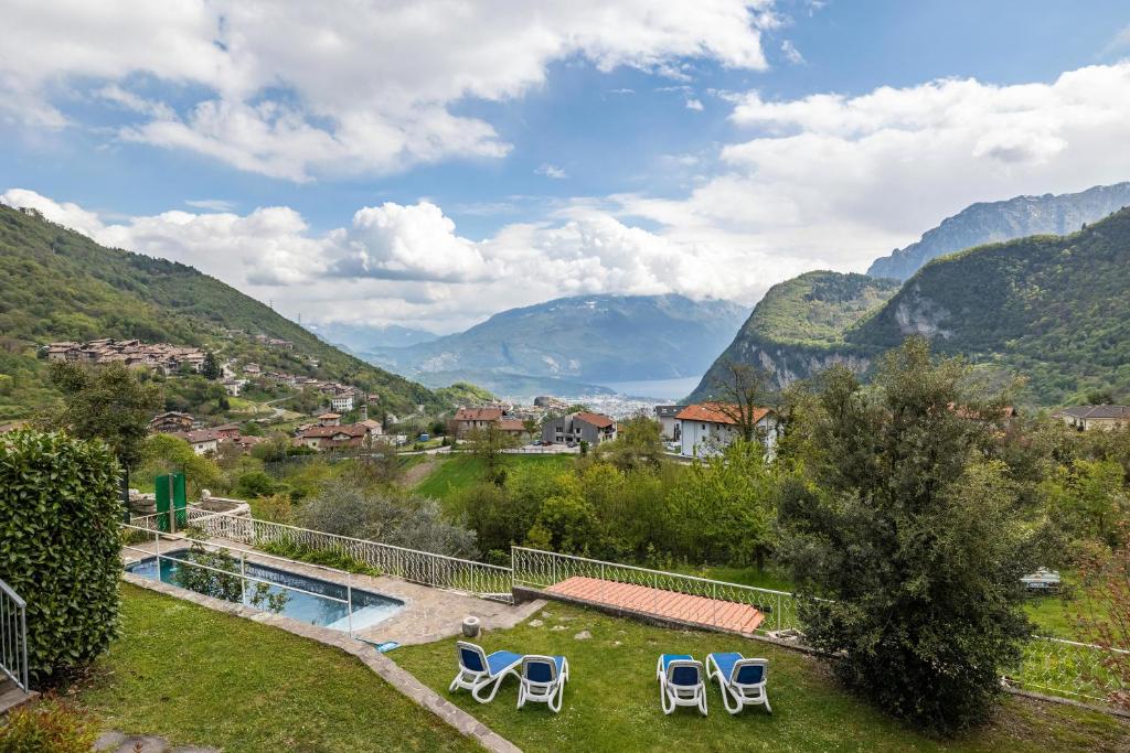 a villa with a view of the mountains at Tanas in Tenno