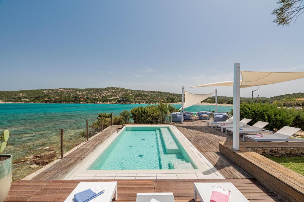 Villa SEA SOUL - Luxury style with direct access to sea 내부 또는 인근 수영장