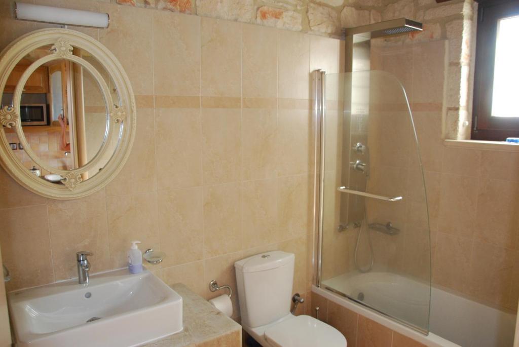 Koupelna v ubytování Kavos Psarou Villas