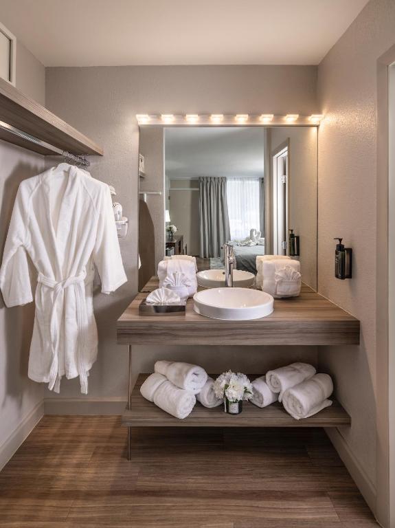 Magic Moment Resort and Kids Club - Royal Luxury Room With Two Queen Beds