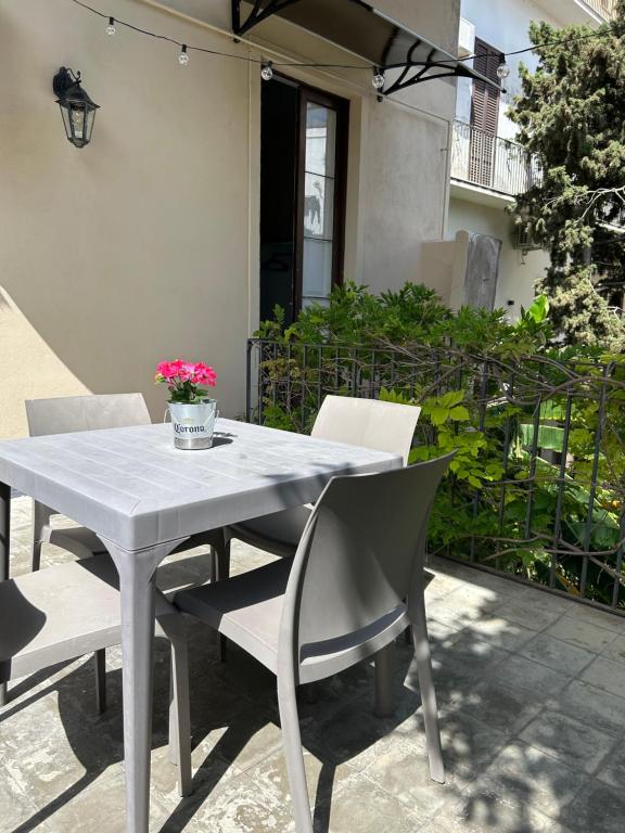 Κήπος έξω από το Casa MiRè