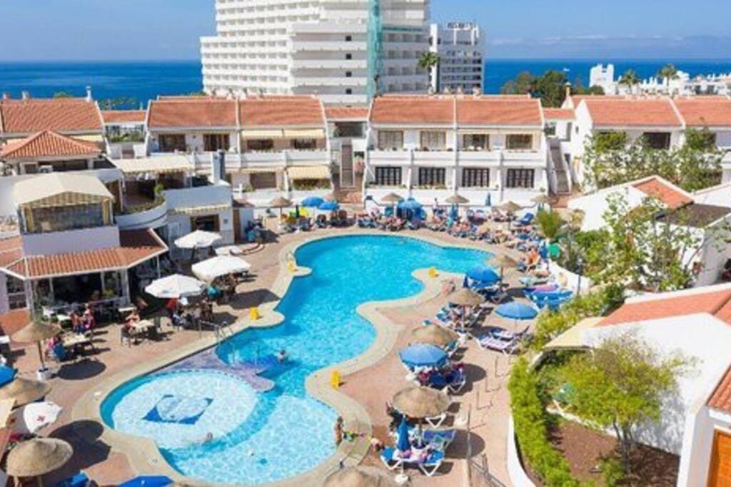 Πισίνα στο ή κοντά στο Comfortable centrally located apartment