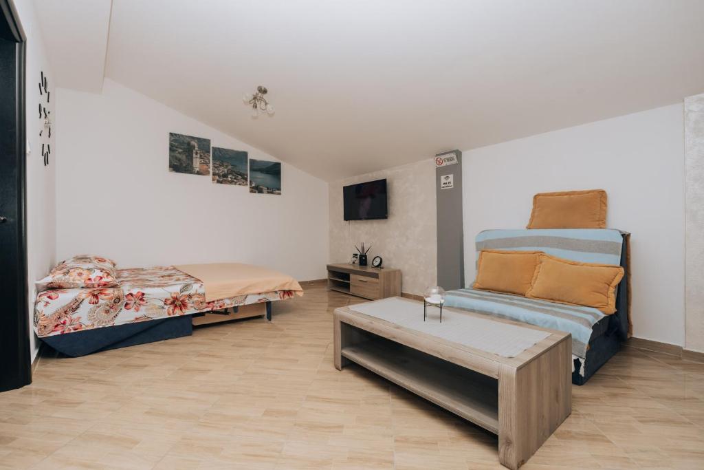 Paradise Bay Apartments - 6