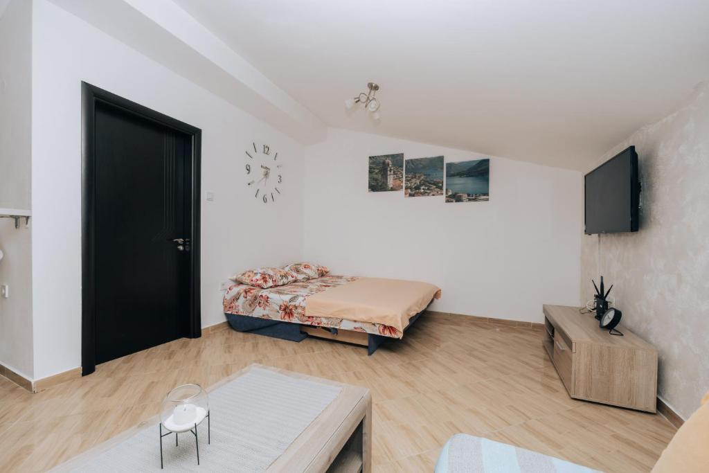 Paradise Bay Apartments - 12