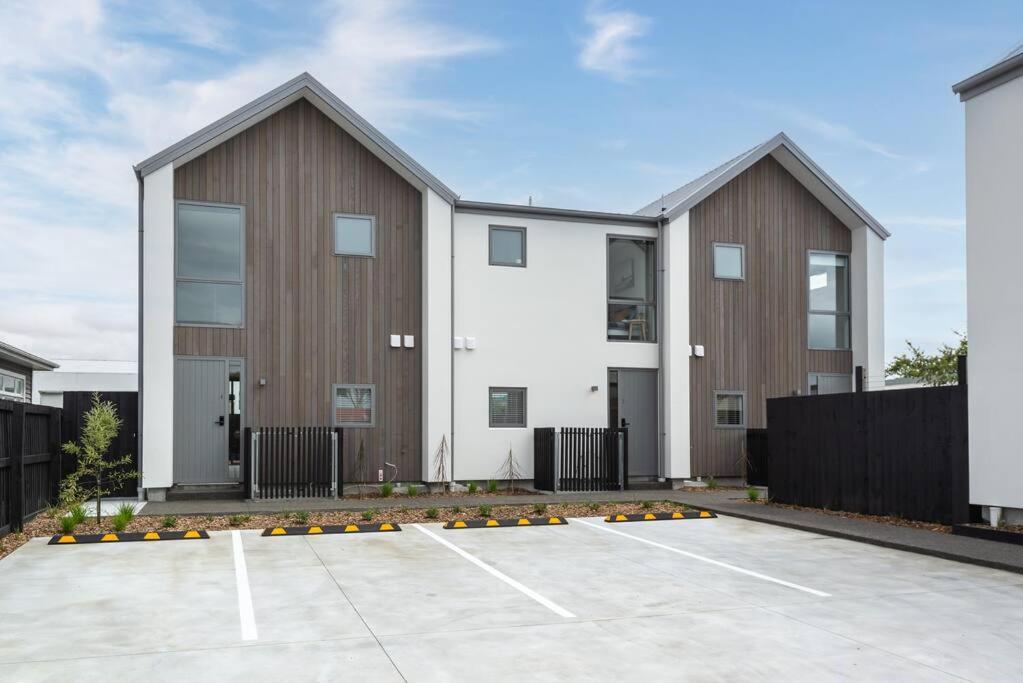 Hop, Skip, Jump to the city ! - Resim 5