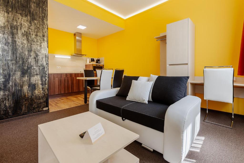 Kuchnia lub aneks kuchenny w obiekcie Hostel Mayer Superior Veszprém